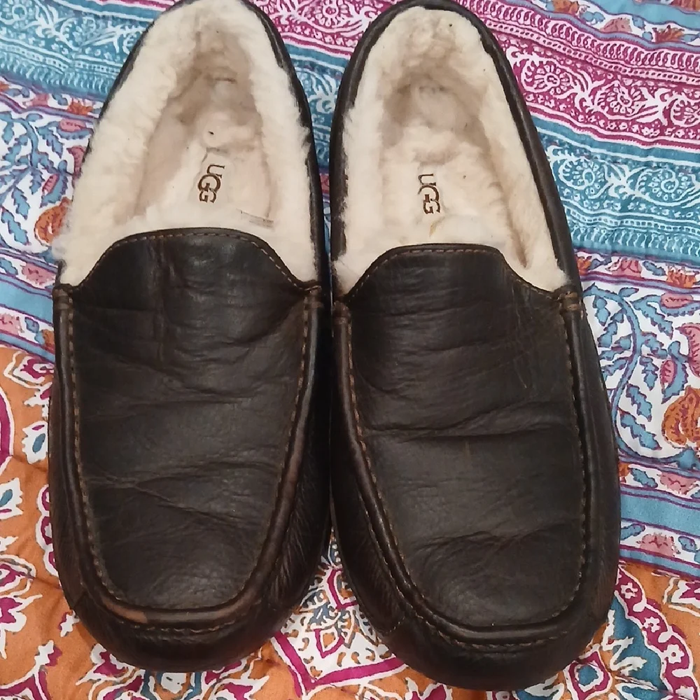 UGG Men's Black Leather Shearling Moccasin Slippers - Picture 1 of 6